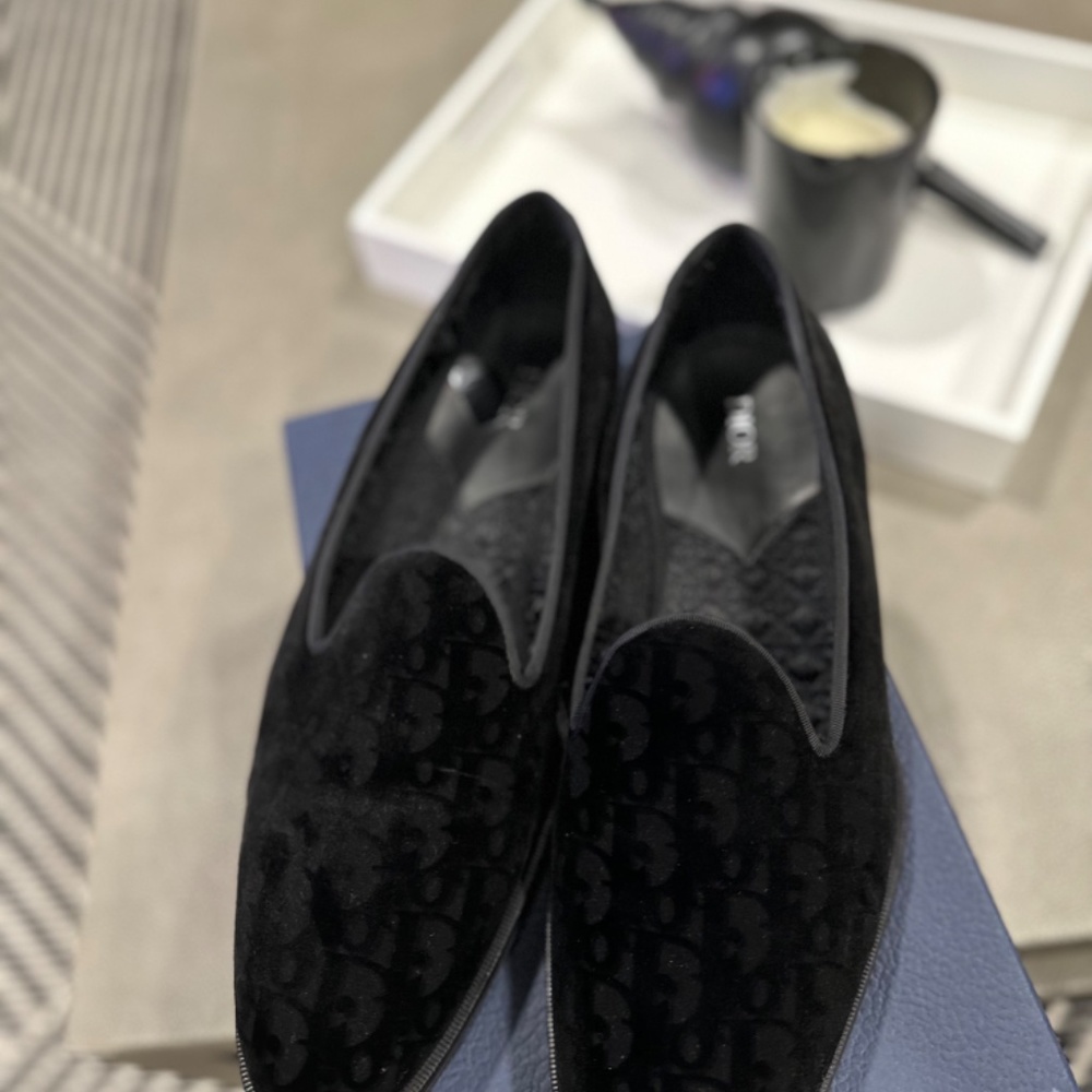 Shoes - Picture 3 of 7